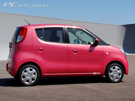 ծa Nissan Moco DƬ D 
