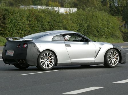 ծa Skyline GT-R DƬ D 