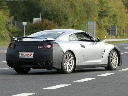 ծa Skyline GT-R DƬ D 